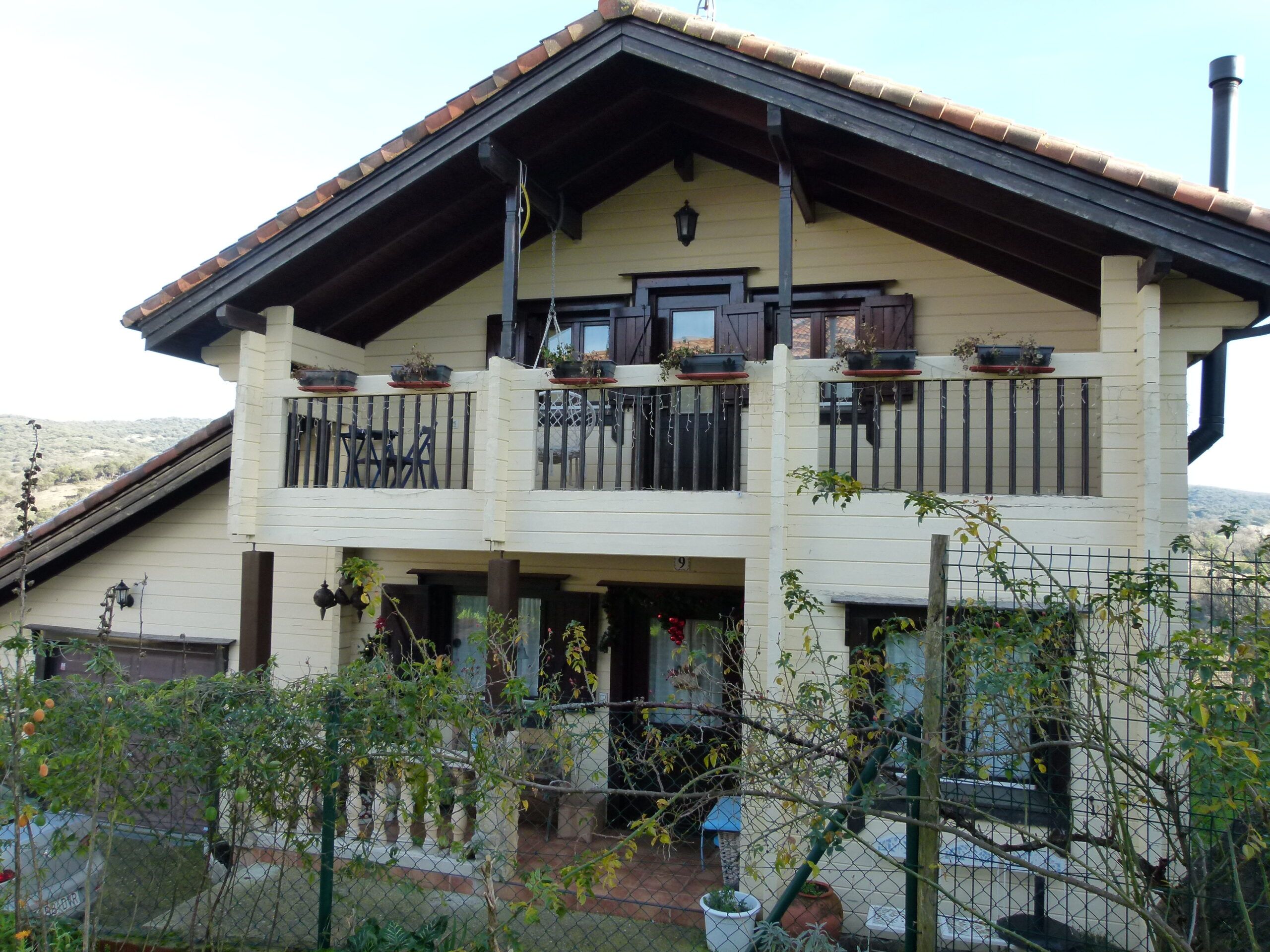 Casa de pino rojo finlandés en ETURA, Alava